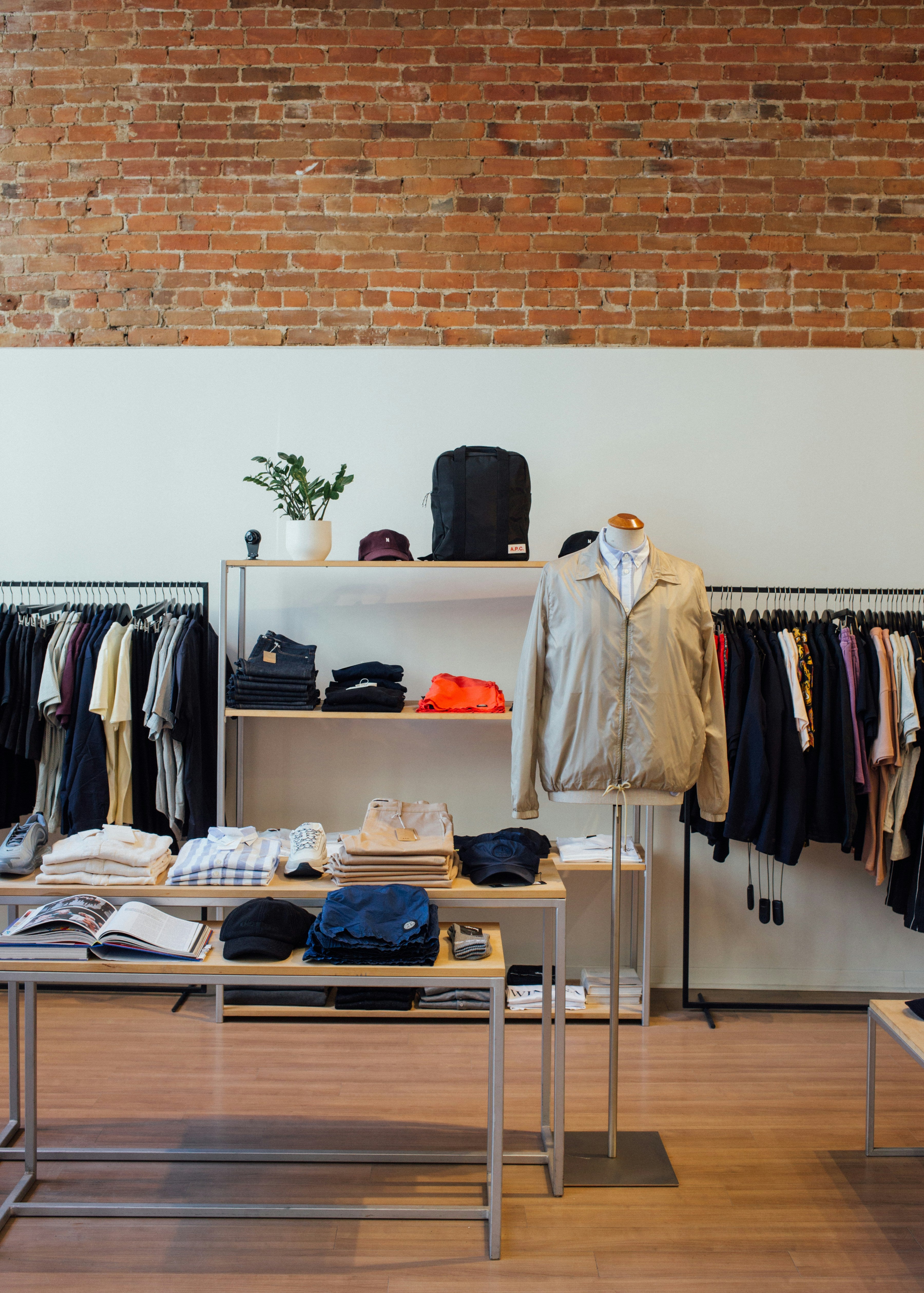 Interior photograph from the ÉLYSÉA Framer store page