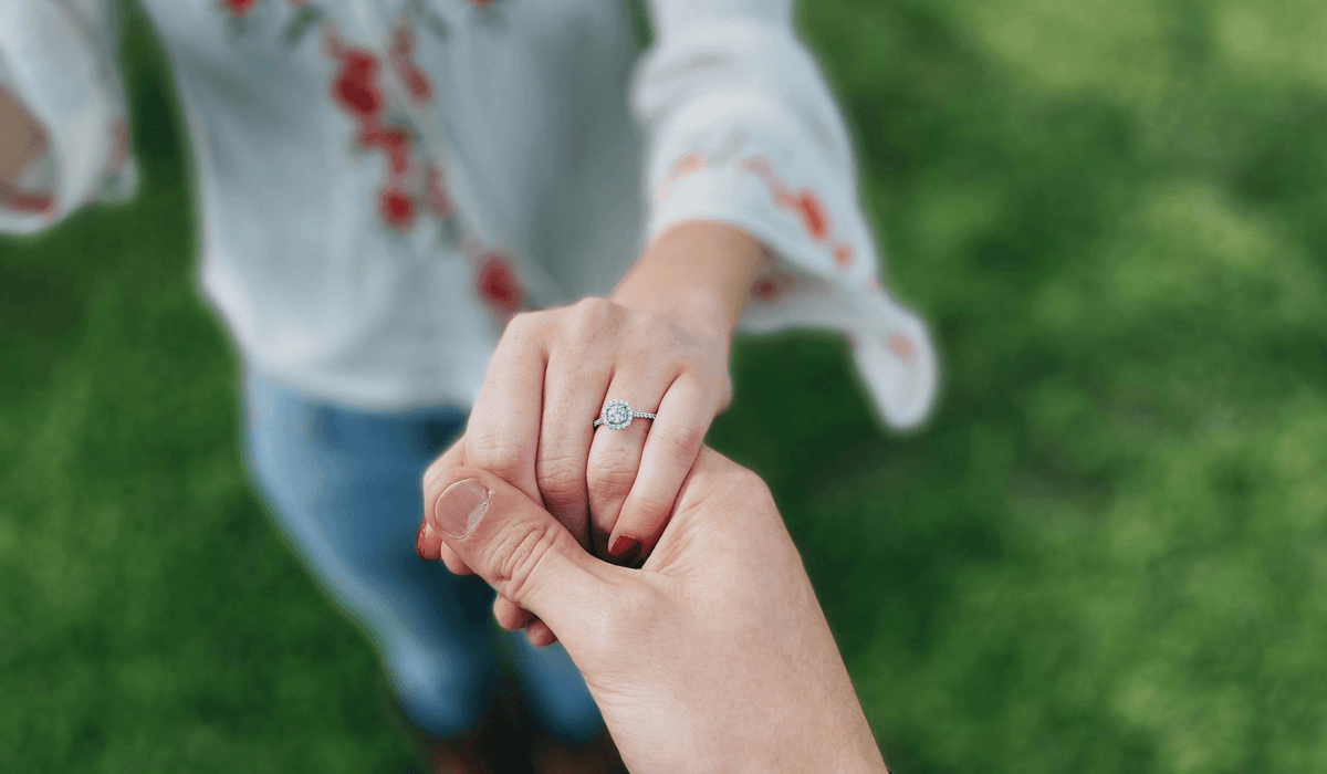 Engagement Ring Buying Guide: Everything You Need to Know Before You Buy