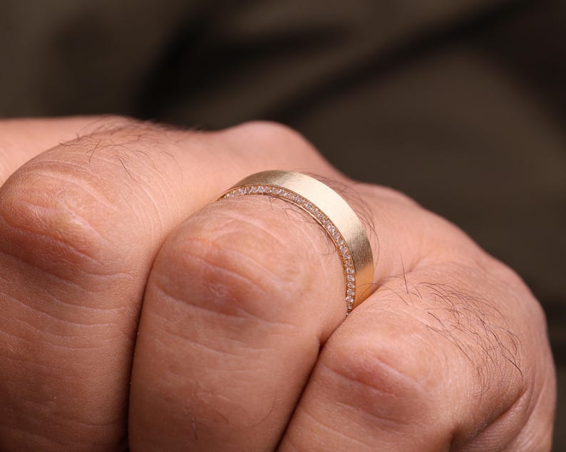 14K Gold Round Lab Grown Diamond Men's Wedding Band, Perfect Ring for Him