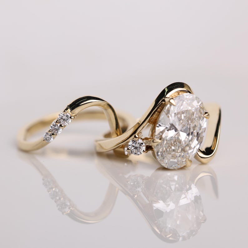Oval Diamond Engagement Ring with Flush Fit Band, 14K Solid Gold Matching Ring Set