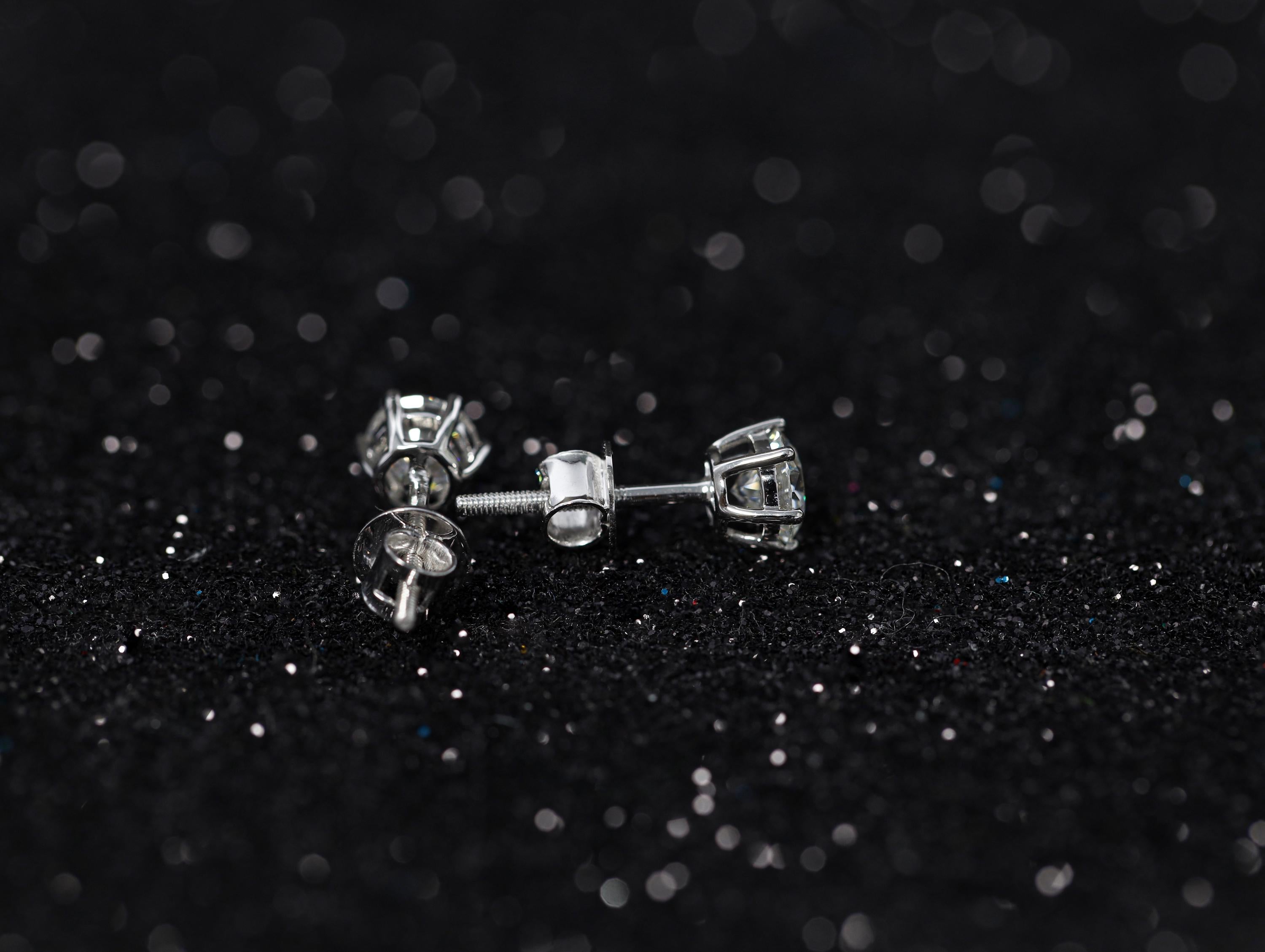 14K Gold Lab Grown Round Brilliant Cut Diamond Stud Earrings