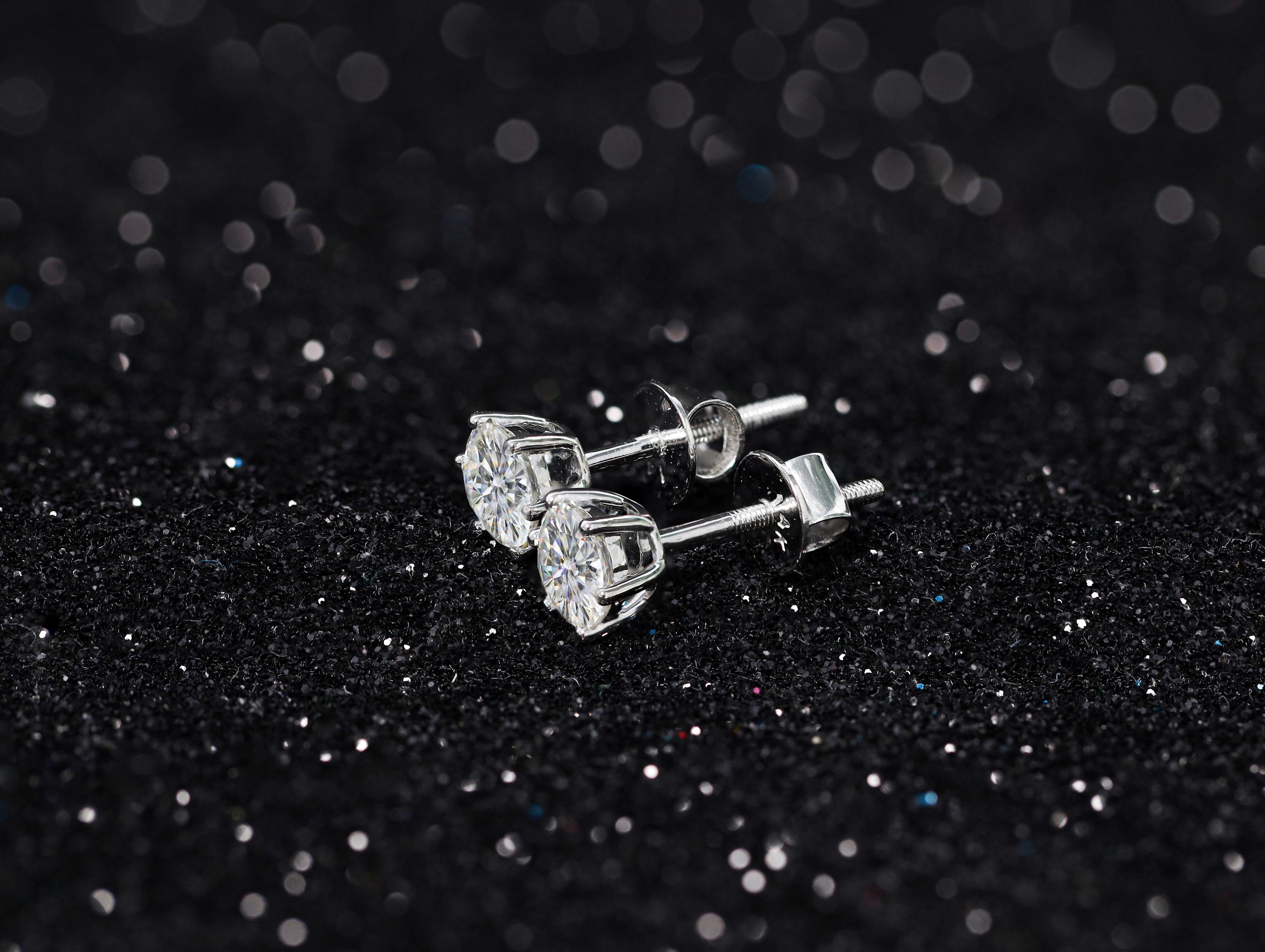 14K Gold Lab Grown Round Brilliant Cut Diamond Stud Earrings