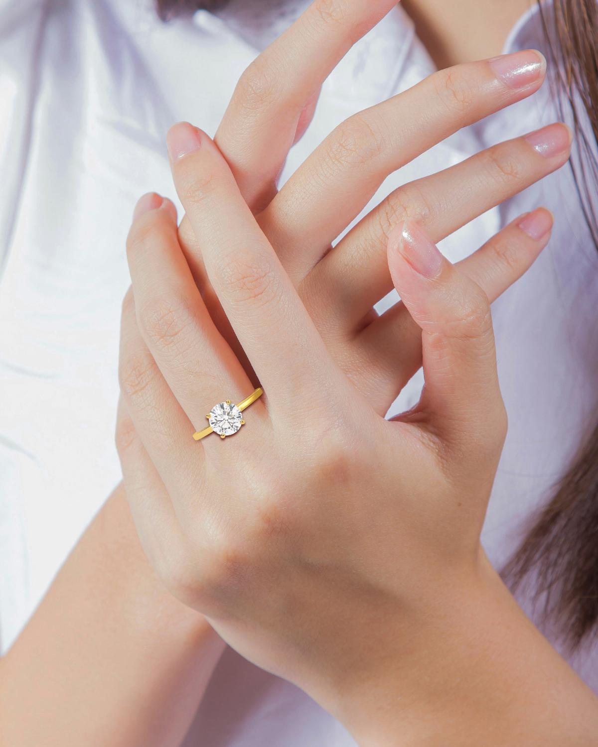 1.5 Carat F Color VS1 Clarity IGI Certificate 14K Gold Round Brilliant Cut Lab Grown Diamond Solitaire Engagement Ring