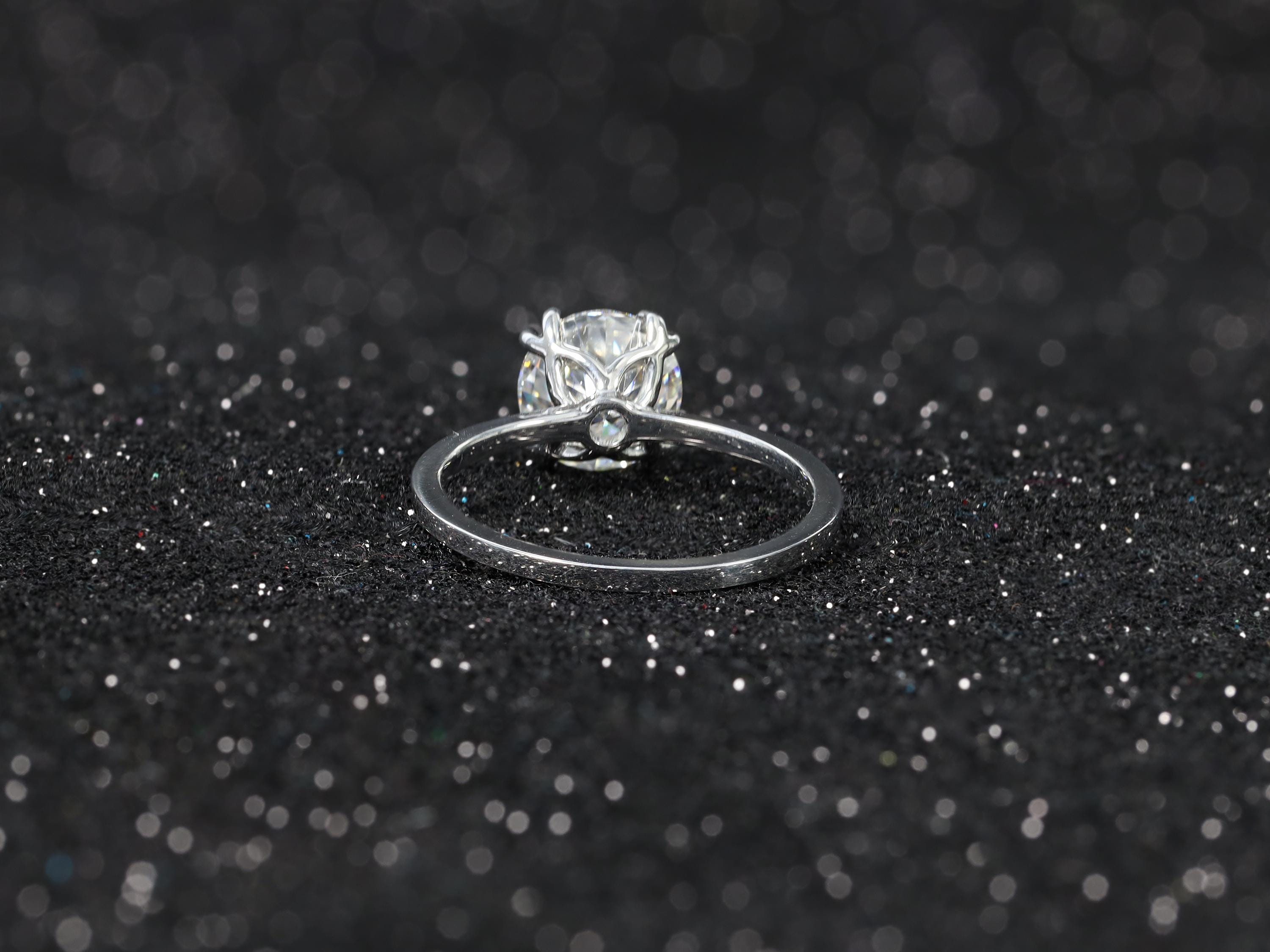 2 Carat IGI CERTIFIED 14K Gold Round Brilliant Excellent Cut Lab Diamond Solitaire Engagement Ring