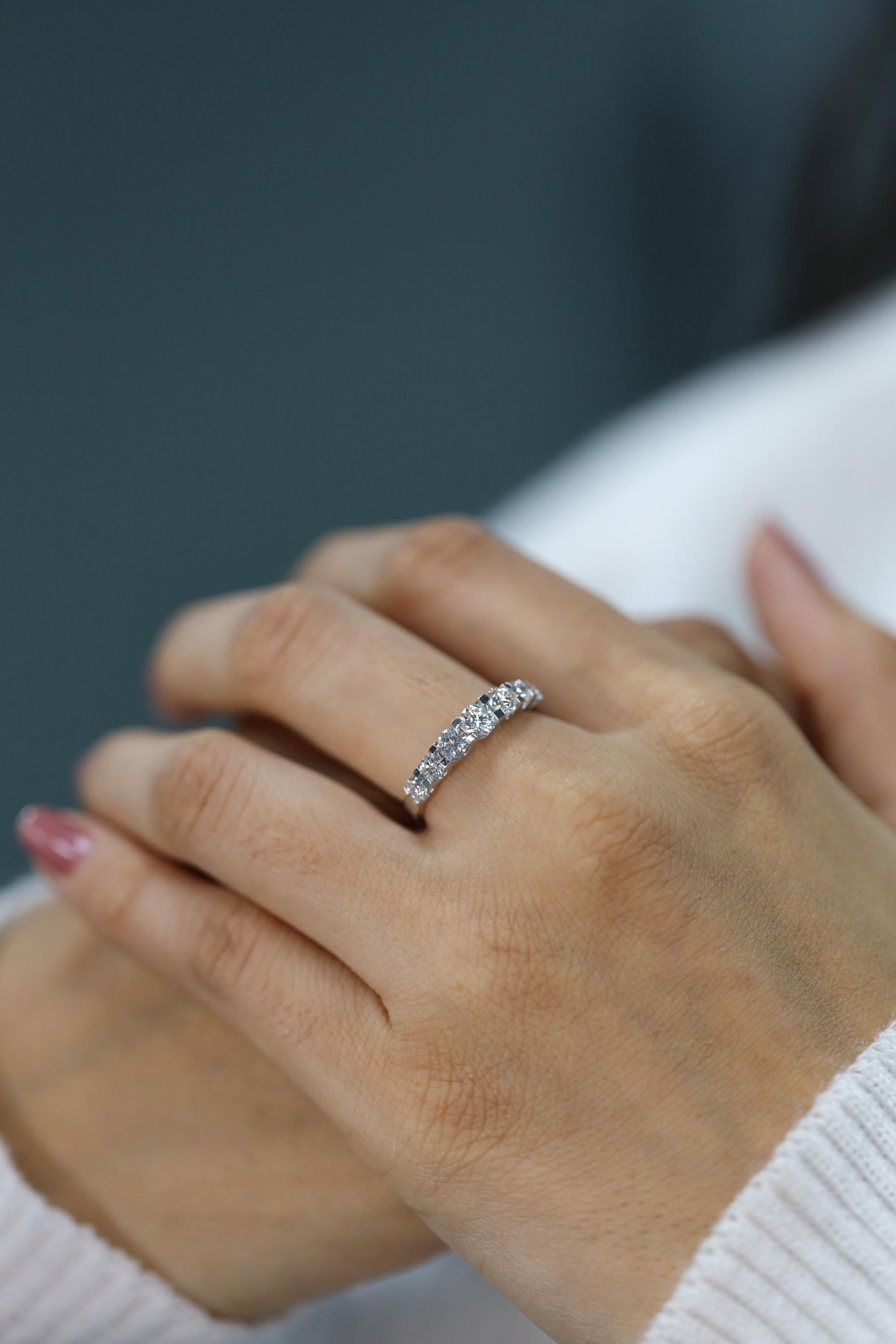 1.22 ctw Diamond Wedding Ring Shared Prong Engagement Ring / Anniversary Band