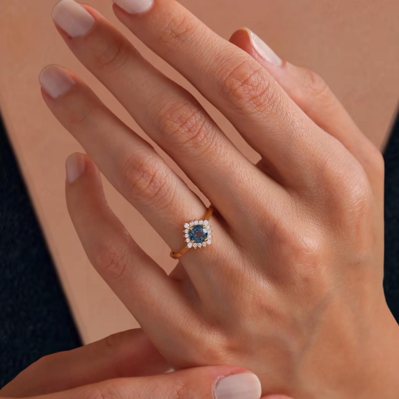 Round cut London blue Topaz Engagement ring, Vintage 14K gold Rounud lab grown Diamond ring