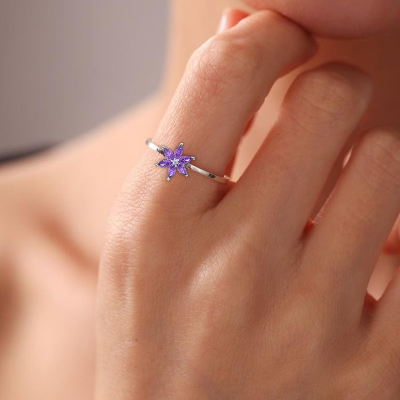 14K Gold Amethyst Flower Ring | February Birthstone Ring | Birthday Gift | Valentine's Day