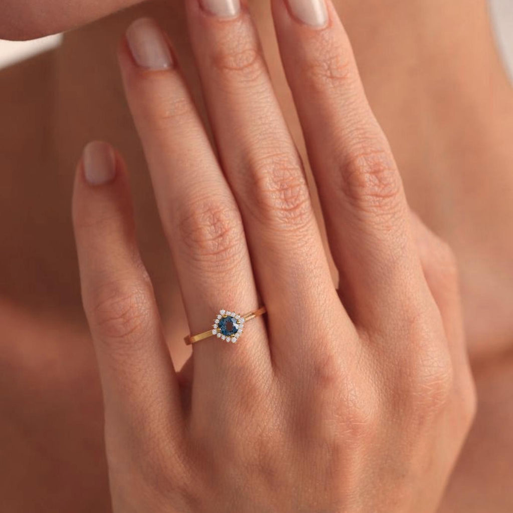 Round cut London blue Topaz Engagement ring, Vintage 14K gold Rounud lab grown Diamond ring