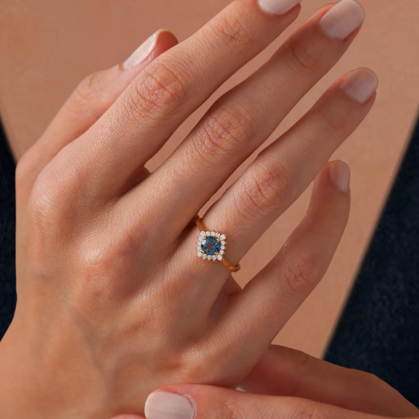 Round cut London blue Topaz Engagement ring, Vintage 14K gold Rounud lab grown Diamond ring