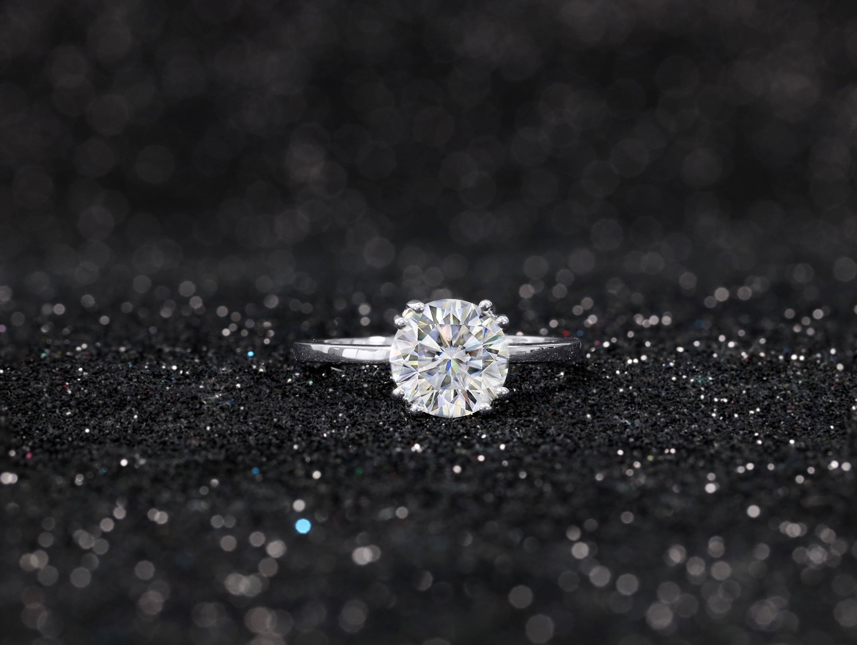 2 Carat IGI CERTIFIED 14K Gold Round Brilliant Excellent Cut Lab Diamond Solitaire Engagement Ring