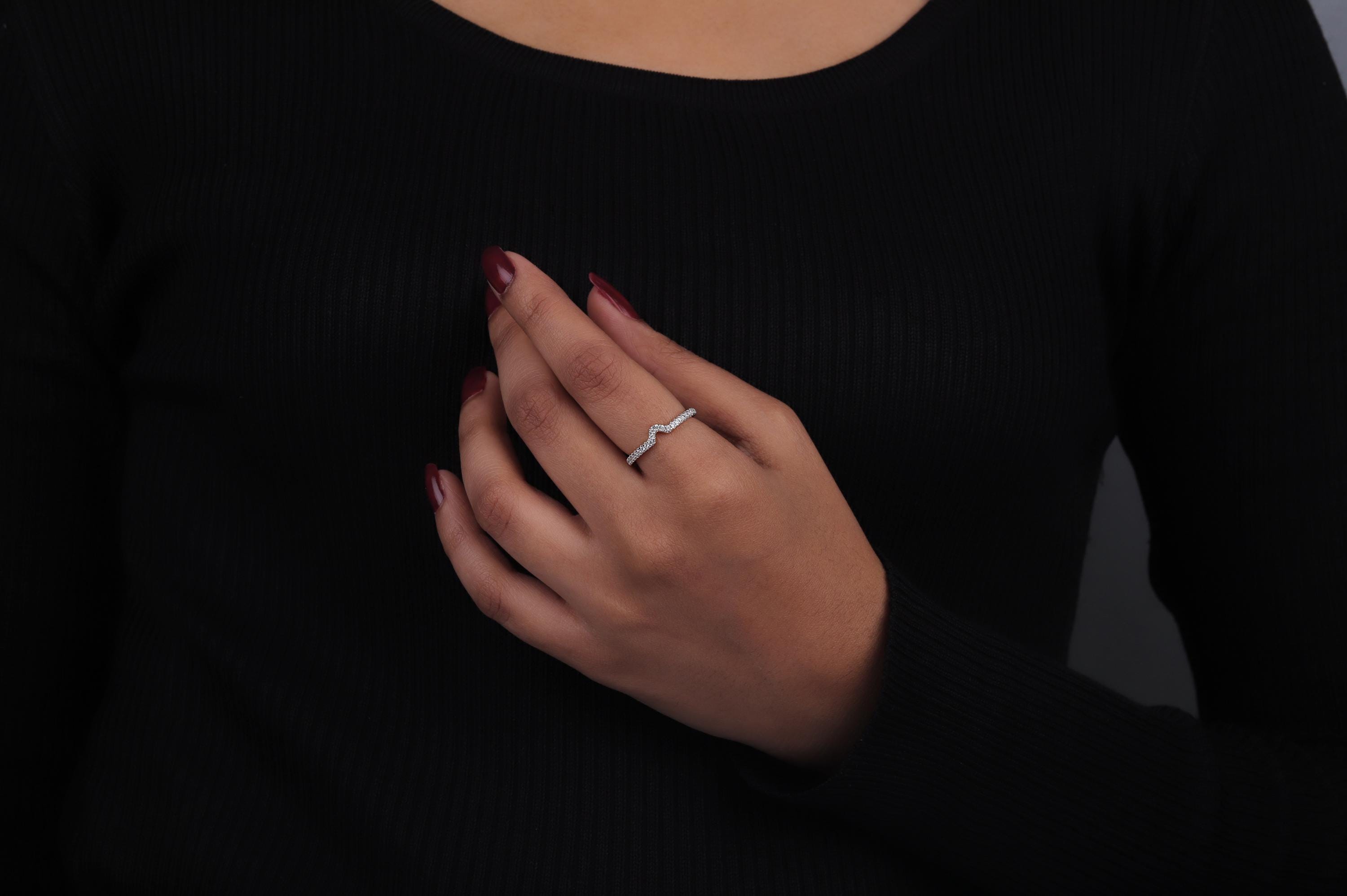 14K Gold Lab Grown Diamond Curved Wedding Band For Women