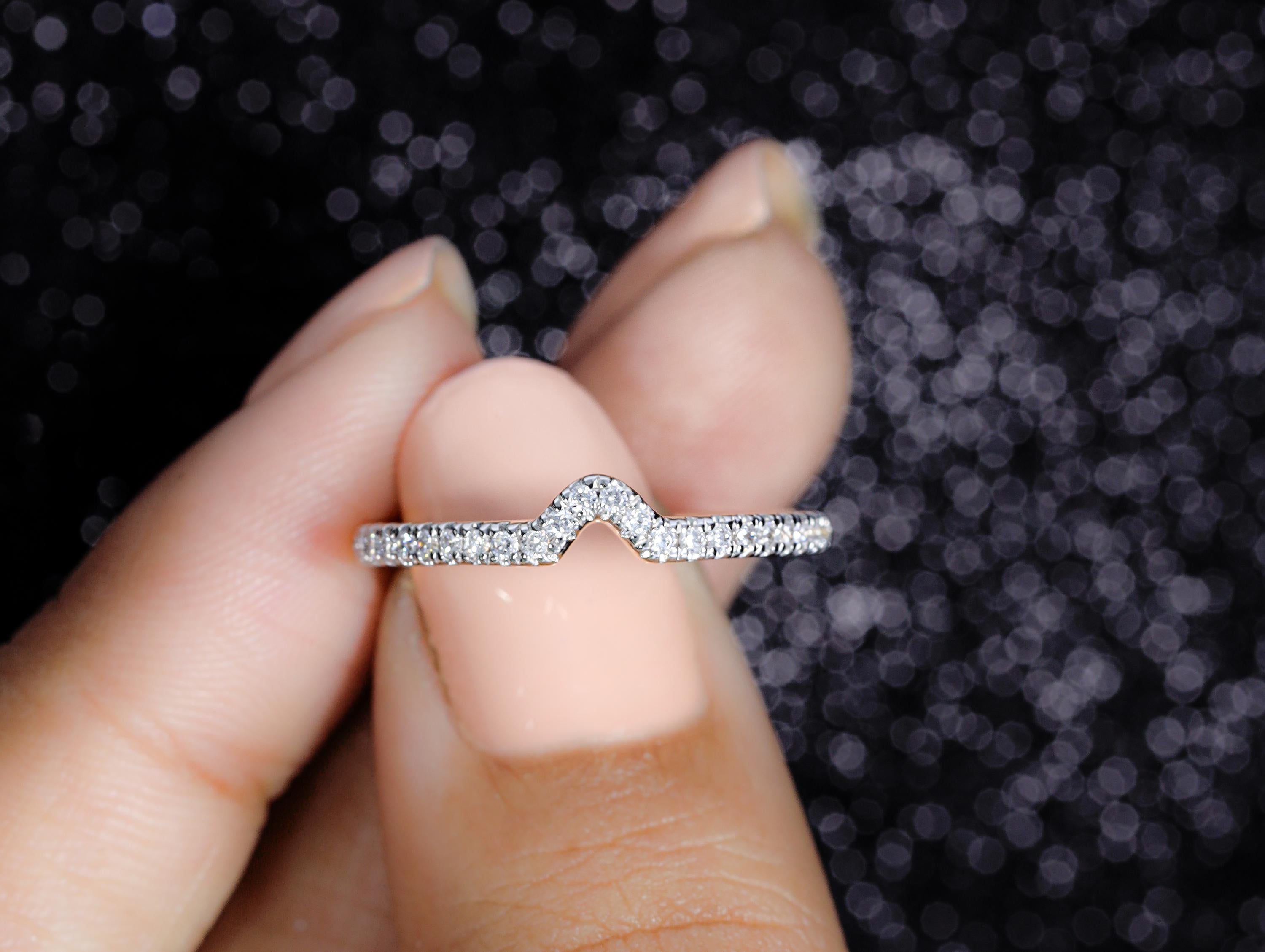 14K Gold Lab Grown Diamond Curved Wedding Band For Women