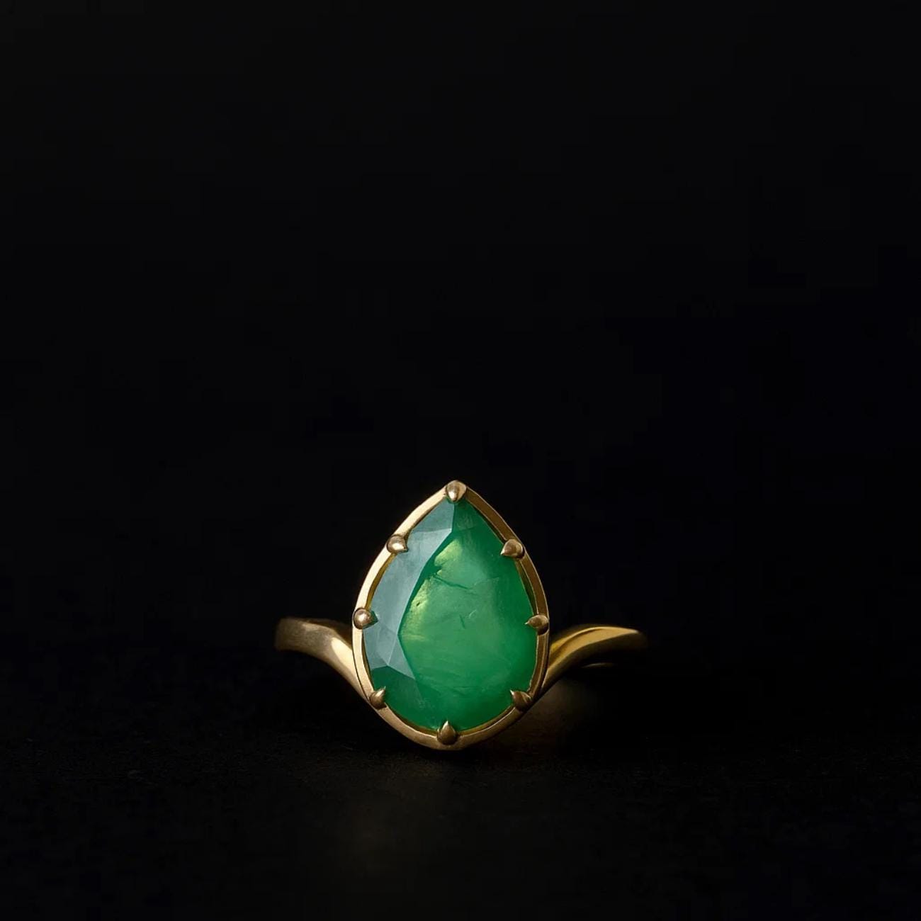 Pear Cut Emerald solitaire ring for women, Green Emerald Ring in 14K Solid Gold
