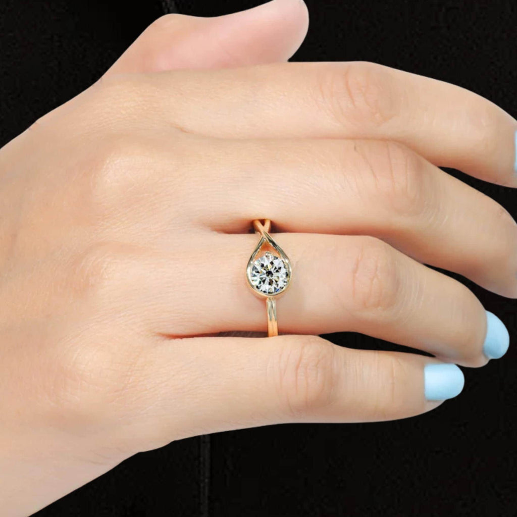 1.0 CT Lab Grown Diamond Engagement Ring: Twisted Shank Solitaire