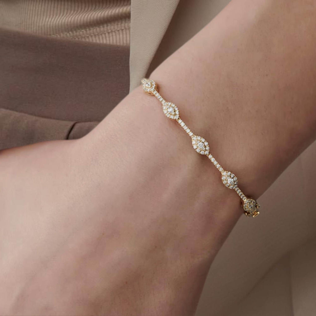 14K Gold Round Lab Grown Diamond Bangle Bracelet For Women