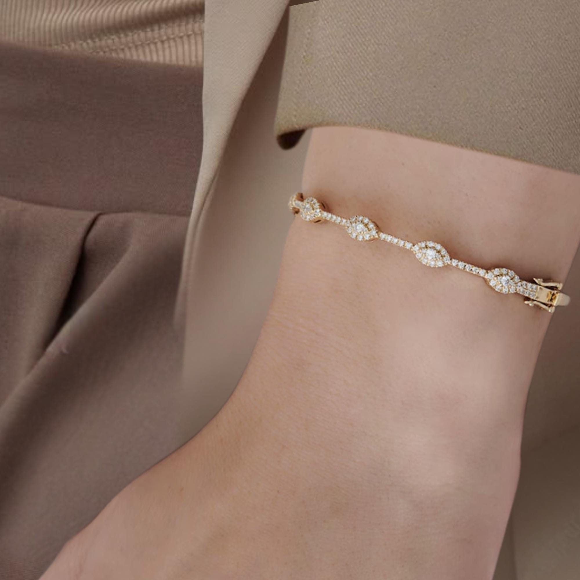 14K Gold Round Lab Grown Diamond Bangle Bracelet For Women